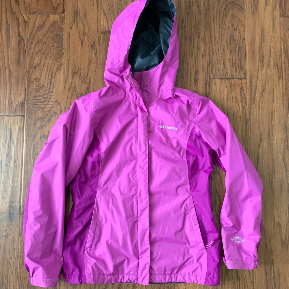 Women’s Columbia rain jacket sz small